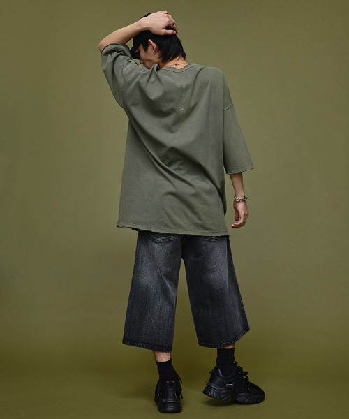 Nebula Fusion(ネビュラフュージョン)の「Loose silhouette cut-off design pigment T-shirt/ルーズシルエットカットオフデザインピグメントTシャツ(Tシャツ/カットソー・メンズ・ブラック/グレー・M/L)」の16枚目の写真