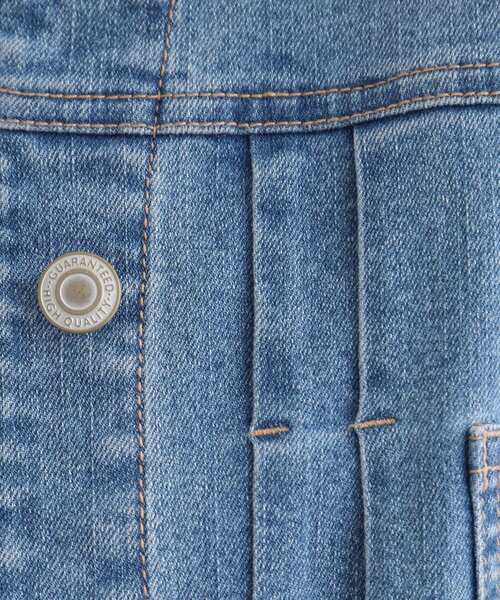 grove(グローブ)の「ライトオンスストレッチデニムジャケット(デニムジャケット・レディース・ライトブルー/ワンウォッシュ/ブルー系その他・02/03/01/05/04)」の18枚目の写真