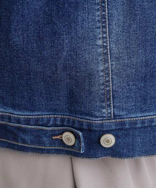 grove(グローブ)の「ライトオンスストレッチデニムジャケット(デニムジャケット・レディース・ライトブルー/ワンウォッシュ/ブルー系その他・02/03/01/05/04)」の13枚目の写真
