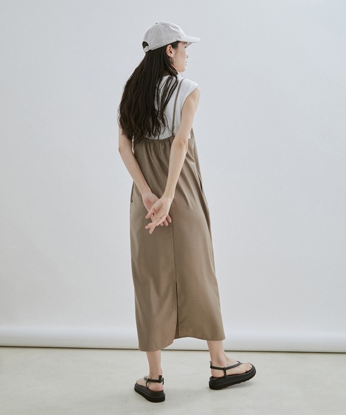 SALON adam et rope'（サロン アダム エ ロペ）の「【ZOZOTOWN限定】ストレートキャミワンピース（ワンピース・レディース・ブラック/ダークカーキ・マルチサイズ）」の6枚目の写真