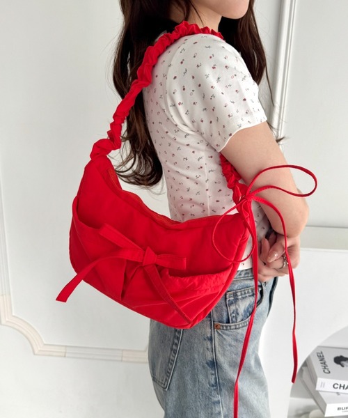 Loueme（ルエム）の「【500mlボトル対応】リボンギャザーショルダーバッグ（ボストンバッグ・レディース・ホワイト/レッド/ブラック・FREE）」の17枚目の写真