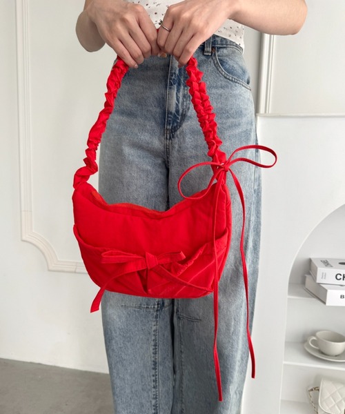 Loueme（ルエム）の「【500mlボトル対応】リボンギャザーショルダーバッグ（ボストンバッグ・レディース・ホワイト/レッド/ブラック・FREE）」の18枚目の写真