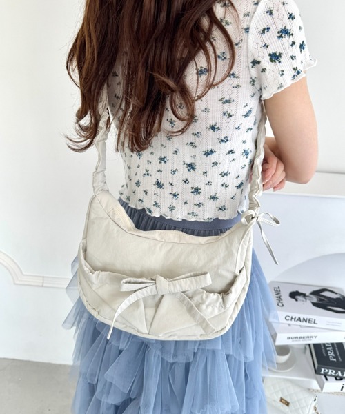 Loueme（ルエム）の「【500mlボトル対応】リボンギャザーショルダーバッグ（ボストンバッグ・レディース・ホワイト/レッド/ブラック・FREE）」の11枚目の写真