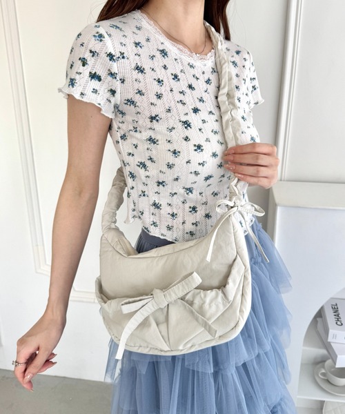 Loueme（ルエム）の「【500mlボトル対応】リボンギャザーショルダーバッグ（ボストンバッグ・レディース・ホワイト/レッド/ブラック・FREE）」の13枚目の写真