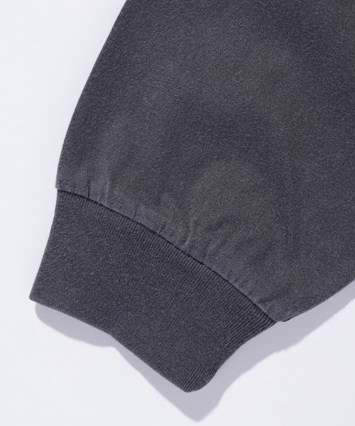 XLARGE（エクストララージ）の「PIGMENT DYED OLD ENGLISH LOGO L/S TEE（Tシャツ/カットソー・メンズ・ブラック/ブラウン/ネイビー・XL/L/M/S）」の13枚目の写真