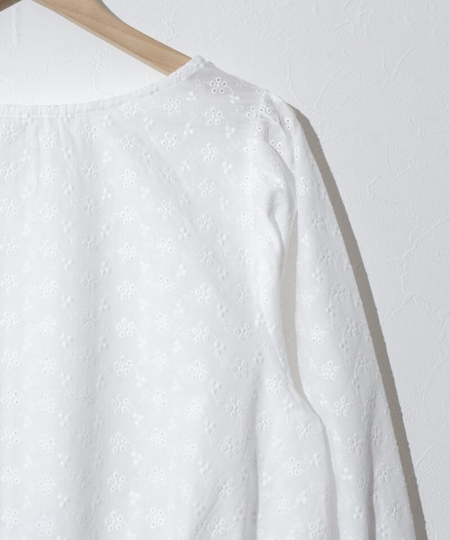 flower（フラワー）の「ブルームカットワークブラウス（シャツ/ブラウス・レディース・ホワイト/ネイビー・FREE）」の17枚目の写真