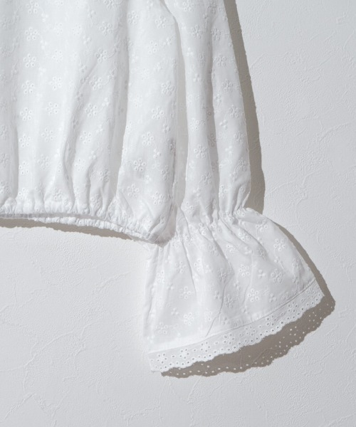 flower（フラワー）の「ブルームカットワークブラウス（シャツ/ブラウス・レディース・ホワイト/ネイビー・FREE）」の16枚目の写真