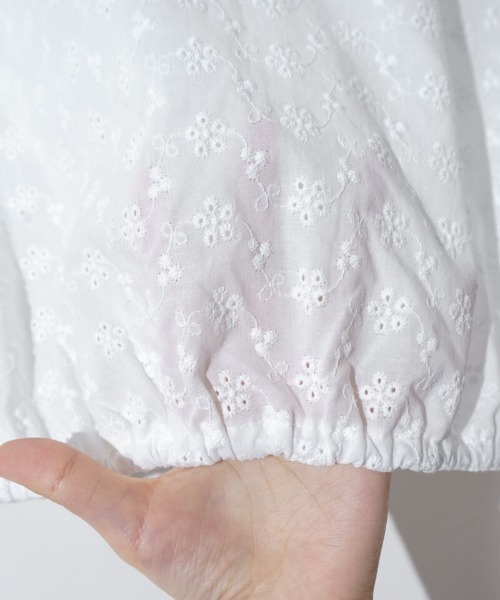 flower（フラワー）の「ブルームカットワークブラウス（シャツ/ブラウス・レディース・ホワイト/ネイビー・FREE）」の15枚目の写真
