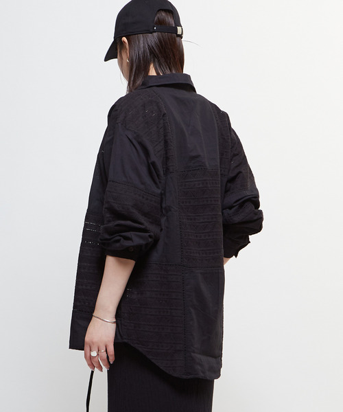 CONVERSE TOKYO(コンバーストウキョウ)の「LACE CAMBRIC PATCHWORK SHIRT(シャツ/ブラウス・レディース・ホワイト/サックスブルー/ブラック・SMALL/MEDIUM)」の4枚目の写真