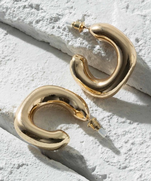 big metal london（ビッグメタルロンドン）の「【金属アレルギー対応】フープピアス ATHENAIS ORGANIS SHAPE HOOP（ピアス（両耳用）・レディース・ゴールド/シルバー・FREE）」の3枚目の写真