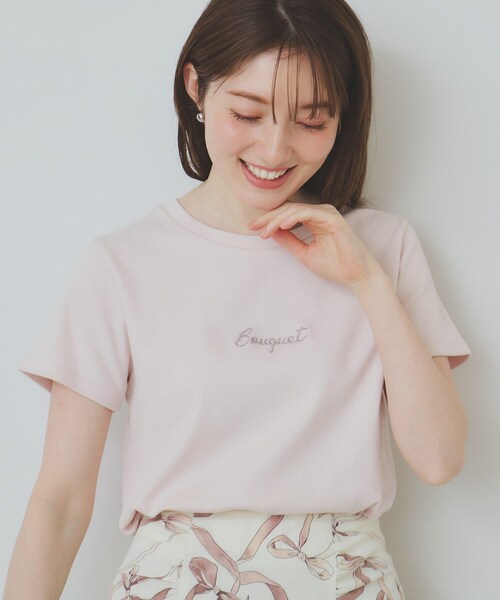 index(インデックス)の「◆ワンポイントロゴ刺繍Tシャツ【UV/接触冷感/洗濯機洗い可】(Tシャツ/カットソー・レディース・ブラック/オフホワイト/チャコールグレー/ピンク・36/38/40/42)」の4枚目の写真