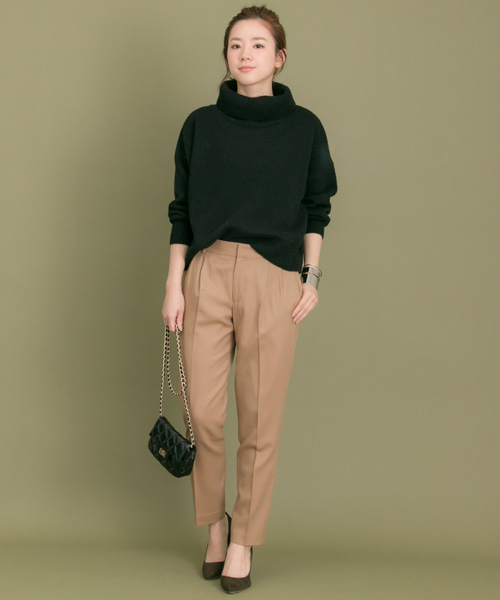 URBAN RESEARCH(アーバンリサーチ)の「UR ウールサキソニータックパンツ(その他パンツ・レディース・ベージュ/ブラック/ライトグレー・36/38)」の6枚目の写真