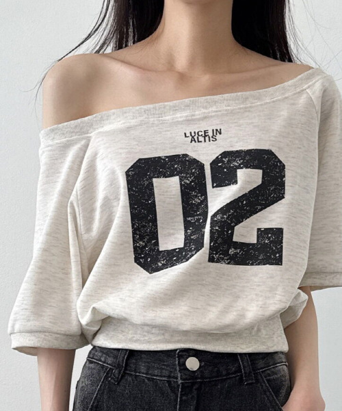 VIVID LADY(ビビッドレディー)の「ボートネック オフショルダー 2way 半袖 Tシャツ(Tシャツ/カットソー・レディース・ブラック/ライトグレー/ブラウン/オートミール・FREE)」の1枚目の写真