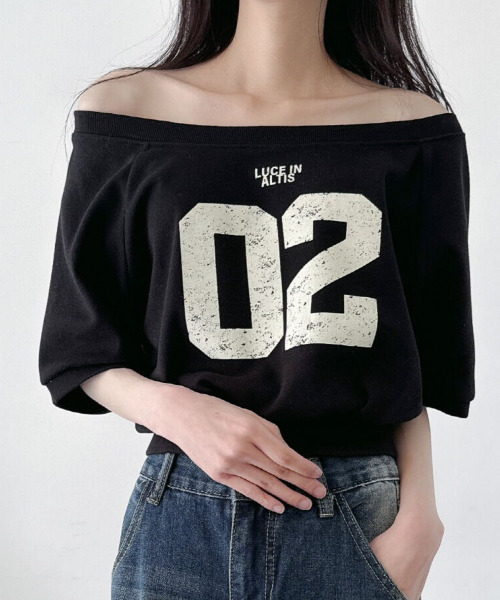 VIVID LADY(ビビッドレディー)の「ボートネック オフショルダー 2way 半袖 Tシャツ(Tシャツ/カットソー・レディース・ブラック/ライトグレー/ブラウン/オートミール・FREE)」の2枚目の写真