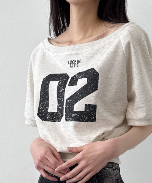 VIVID LADY(ビビッドレディー)の「ボートネック オフショルダー 2way 半袖 Tシャツ(Tシャツ/カットソー・レディース・ブラック/ライトグレー/ブラウン/オートミール・FREE)」の12枚目の写真