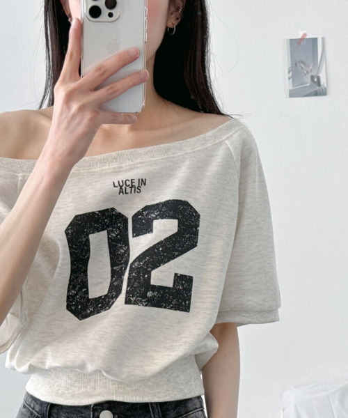 VIVID LADY(ビビッドレディー)の「ボートネック オフショルダー 2way 半袖 Tシャツ(Tシャツ/カットソー・レディース・ブラック/ライトグレー/ブラウン/オートミール・FREE)」の14枚目の写真