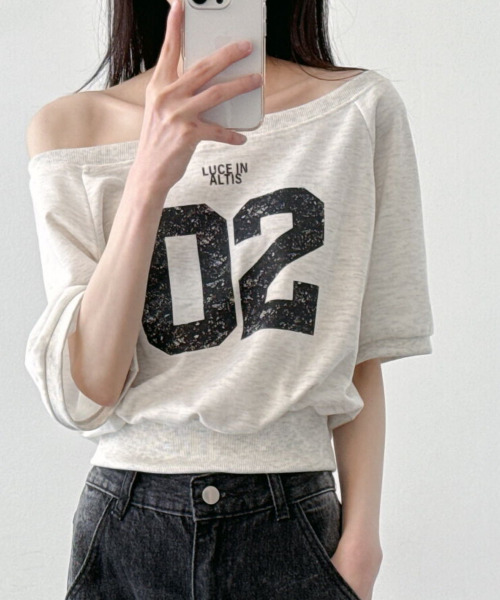 VIVID LADY(ビビッドレディー)の「ボートネック オフショルダー 2way 半袖 Tシャツ(Tシャツ/カットソー・レディース・ブラック/ライトグレー/ブラウン/オートミール・FREE)」の15枚目の写真