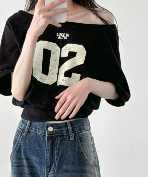 VIVID LADY(ビビッドレディー)の「ボートネック オフショルダー 2way 半袖 Tシャツ(Tシャツ/カットソー・レディース・ブラック/ライトグレー/ブラウン/オートミール・FREE)」の21枚目の写真