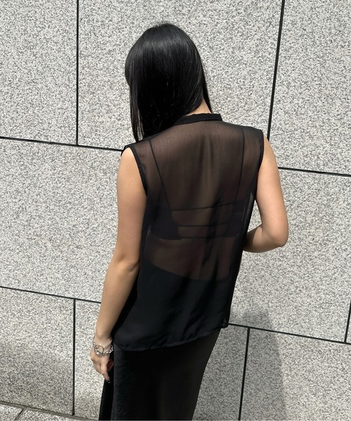 LVEU.(ラブユ.)の「【LVEU.】ノースリーブシアーラッフルブラウス / トップス シャツ ノースリーブ ノースリ シフォン フリル ボウタイ シアー ブラック ZOZOTOWN限定(Tシャツ/カットソー・レディース・ブラック・FREE)」の6枚目の写真