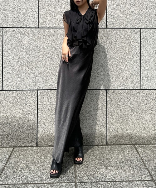 LVEU.(ラブユ.)の「【LVEU.】ノースリーブシアーラッフルブラウス / トップス シャツ ノースリーブ ノースリ シフォン フリル ボウタイ シアー ブラック ZOZOTOWN限定(Tシャツ/カットソー・レディース・ブラック・FREE)」の9枚目の写真