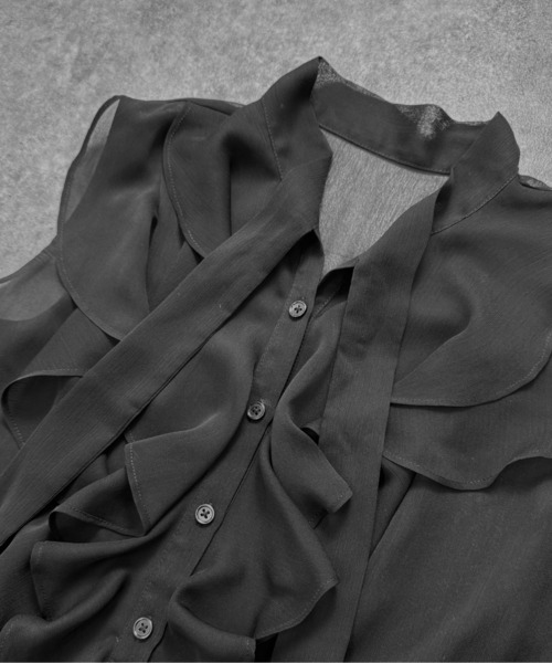 LVEU.(ラブユ.)の「【LVEU.】ノースリーブシアーラッフルブラウス / トップス シャツ ノースリーブ ノースリ シフォン フリル ボウタイ シアー ブラック ZOZOTOWN限定(Tシャツ/カットソー・レディース・ブラック・FREE)」の16枚目の写真