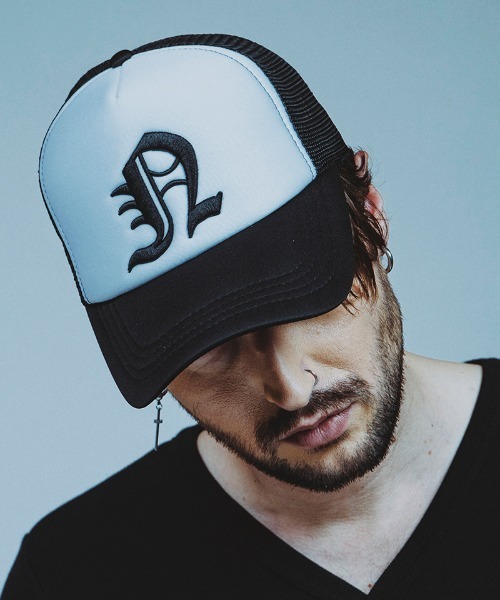 NO ID.（ノーアイディ）の「mko12909-ｲﾆｼｬﾙｴﾝﾌﾞﾛｲﾀﾞﾘｰCAP（キャップ・メンズ・ブラック/ホワイト・ONE SIZE）」の10枚目の写真