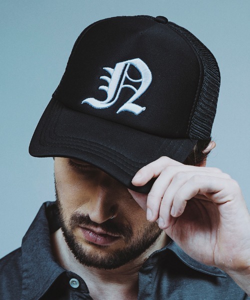 NO ID.（ノーアイディ）の「mko12909-ｲﾆｼｬﾙｴﾝﾌﾞﾛｲﾀﾞﾘｰCAP（キャップ・メンズ・ブラック/ホワイト・ONE SIZE）」の6枚目の写真