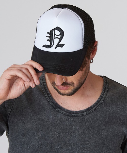 NO ID.（ノーアイディ）の「mko12909-ｲﾆｼｬﾙｴﾝﾌﾞﾛｲﾀﾞﾘｰCAP（キャップ・メンズ・ブラック/ホワイト・ONE SIZE）」の21枚目の写真