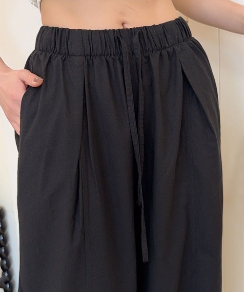 BANICO(バニコ)の「リラックスドローストリングパンツ(スラックス・レディース・ブルー/ブラック/ホワイト・LARGE/MEDIUM/X-LARGE)」の10枚目の写真