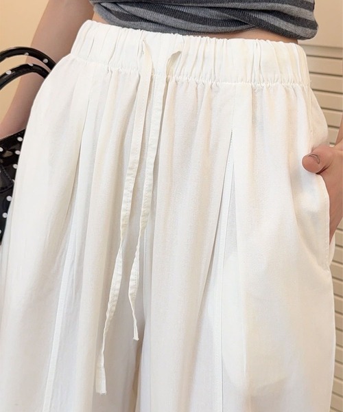 BANICO(バニコ)の「リラックスドローストリングパンツ(スラックス・レディース・ブルー/ブラック/ホワイト・LARGE/MEDIUM/X-LARGE)」の8枚目の写真