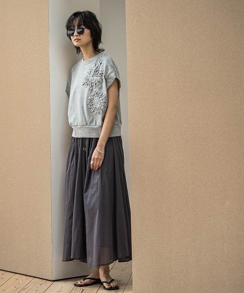 MAYSON GREY（メイソングレイ）の「フラワーモチーフフレンチスリーブプルオーバー≪手洗い可能≫（Tシャツ/カットソー・レディース・ライトグレー/ホワイト/レッド・M）」の8枚目の写真