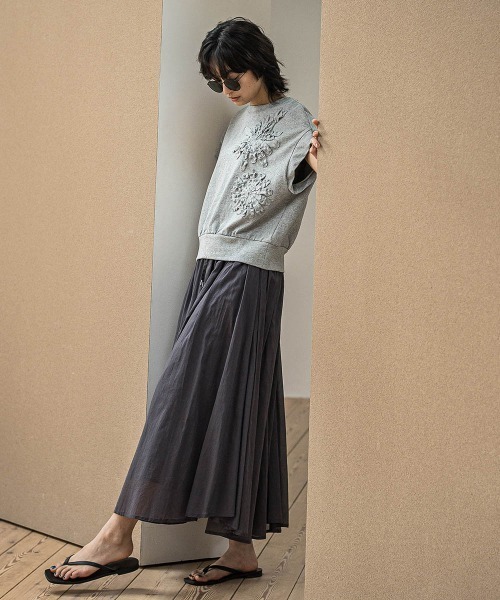 MAYSON GREY（メイソングレイ）の「フラワーモチーフフレンチスリーブプルオーバー≪手洗い可能≫（Tシャツ/カットソー・レディース・ライトグレー/ホワイト/レッド・M）」の9枚目の写真