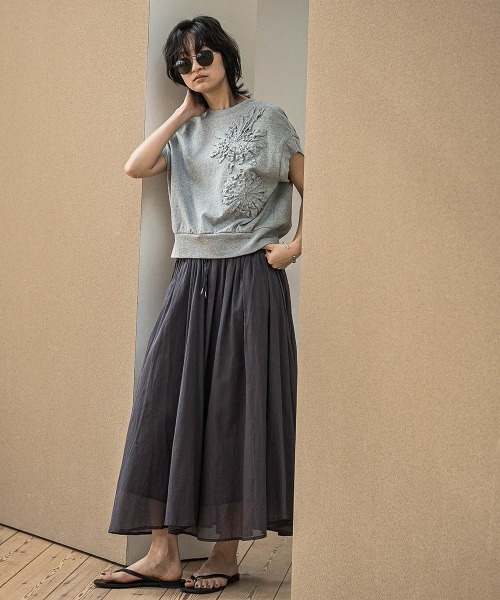 MAYSON GREY（メイソングレイ）の「フラワーモチーフフレンチスリーブプルオーバー≪手洗い可能≫（Tシャツ/カットソー・レディース・ライトグレー/ホワイト/レッド・M）」の11枚目の写真
