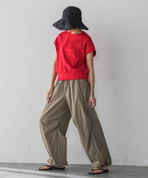 MAYSON GREY（メイソングレイ）の「フラワーモチーフフレンチスリーブプルオーバー≪手洗い可能≫（Tシャツ/カットソー・レディース・ライトグレー/ホワイト/レッド・M）」の16枚目の写真