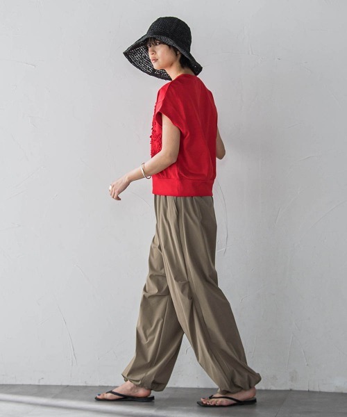 MAYSON GREY（メイソングレイ）の「フラワーモチーフフレンチスリーブプルオーバー≪手洗い可能≫（Tシャツ/カットソー・レディース・ライトグレー/ホワイト/レッド・M）」の17枚目の写真