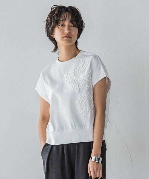 MAYSON GREY（メイソングレイ）の「フラワーモチーフフレンチスリーブプルオーバー≪手洗い可能≫（Tシャツ/カットソー・レディース・ライトグレー/ホワイト/レッド・M）」の21枚目の写真