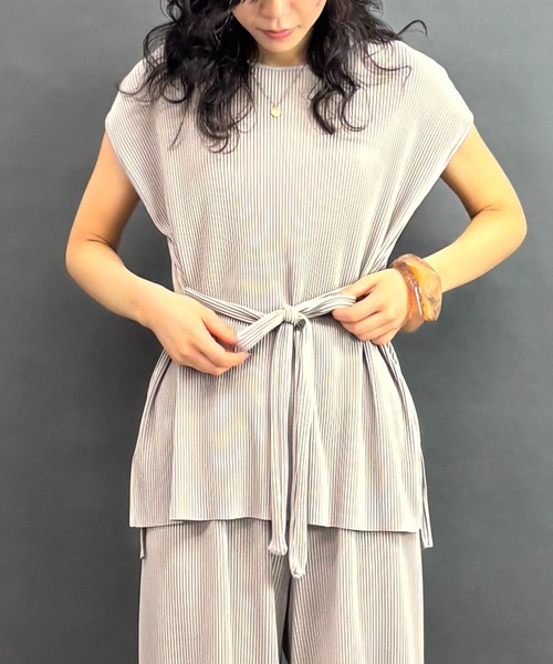 NICOLE white（ニコルホワイト）の「【セットアップ】プルオーバー×パンツ（ワンピース・レディース・グリーン/ブラック/グレー/ブルー・FREE）」の8枚目の写真