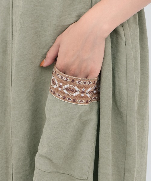 チチカカ（チチカカ）の「Orale! サルエル風サロペットパンツ（サロペット/オーバーオール・レディース・カーキ/ブラック・FREE）」の11枚目の写真