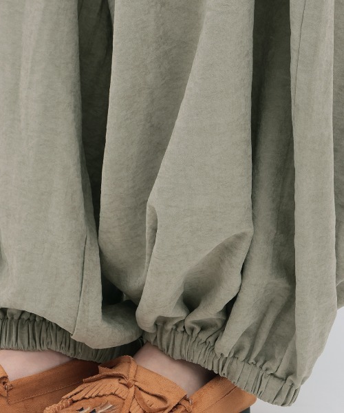 チチカカ（チチカカ）の「Orale! サルエル風サロペットパンツ（サロペット/オーバーオール・レディース・カーキ/ブラック・FREE）」の12枚目の写真