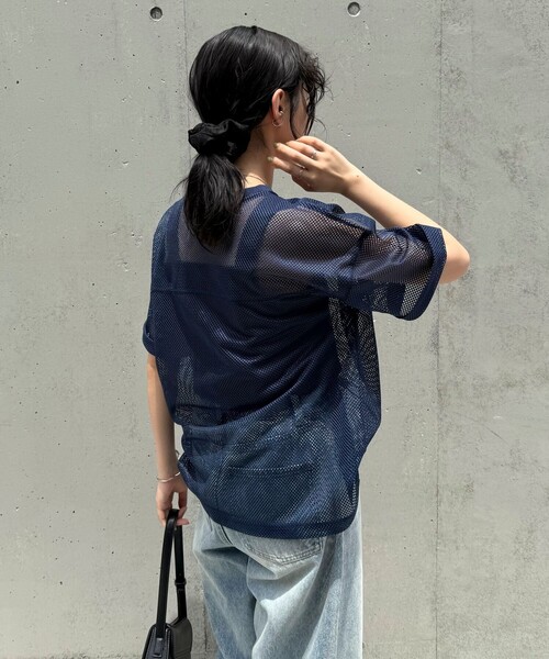 fredy emue（フレディエミュ）の「メッシュゲーミングTシャツ（Tシャツ/カットソー・レディース・チャコールグレー/ネイビー・38）」の11枚目の写真