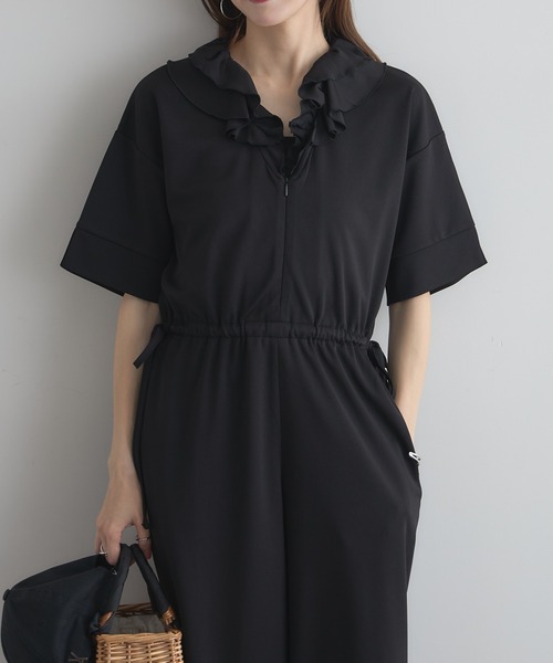 &. NOSTALGIA（アンドドットノスタルジア）の「【ZOZO限定】フリルカラーオールインワン（つなぎ/オールインワン・レディース・ブラック/ブラウン・FREE）」の2枚目の写真