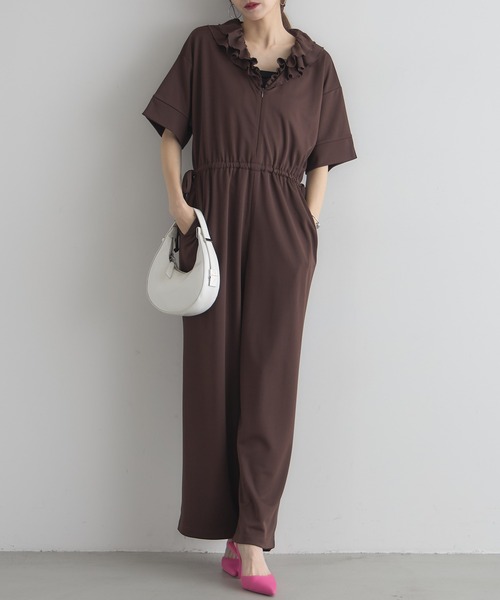 &. NOSTALGIA（アンドドットノスタルジア）の「【ZOZO限定】フリルカラーオールインワン（つなぎ/オールインワン・レディース・ブラック/ブラウン・FREE）」の3枚目の写真