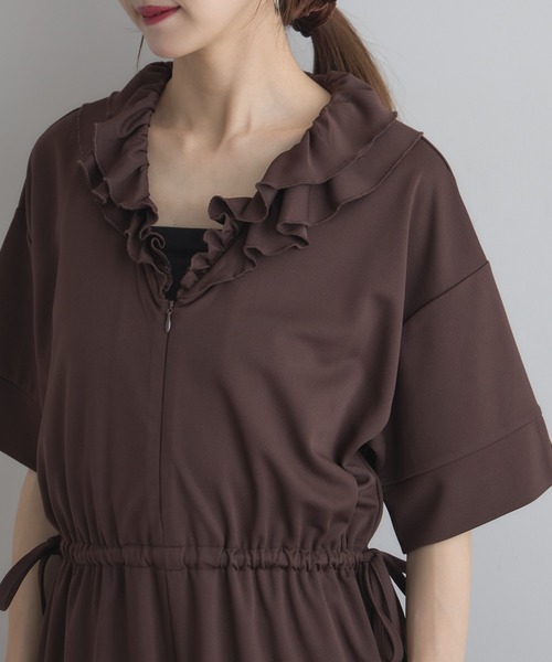 &. NOSTALGIA（アンドドットノスタルジア）の「【ZOZO限定】フリルカラーオールインワン（つなぎ/オールインワン・レディース・ブラック/ブラウン・FREE）」の7枚目の写真