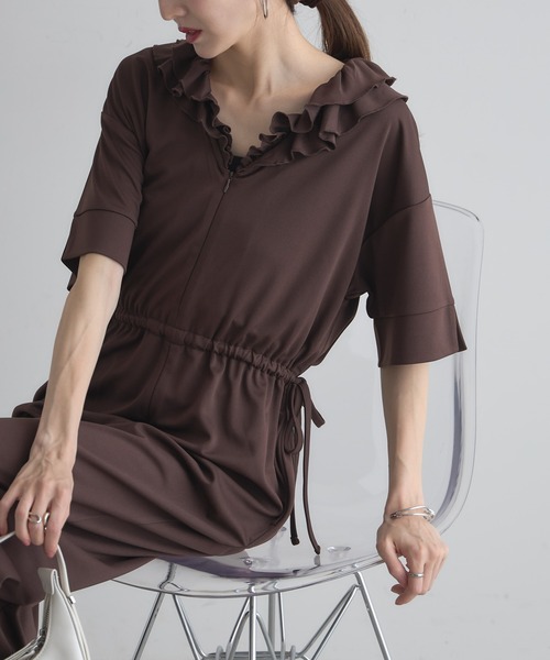 &. NOSTALGIA（アンドドットノスタルジア）の「【ZOZO限定】フリルカラーオールインワン（つなぎ/オールインワン・レディース・ブラック/ブラウン・FREE）」の10枚目の写真