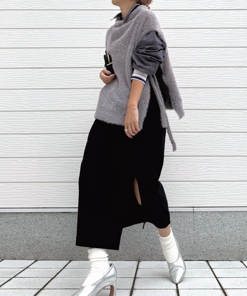 Q（キュー）の「フェザーヤーンベスト（ベスト・レディース・グレー・MEDIUM）」の2枚目の写真