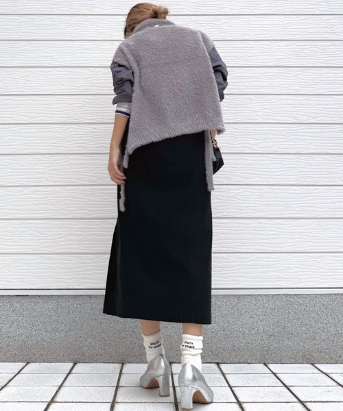 Q（キュー）の「フェザーヤーンベスト（ベスト・レディース・グレー・MEDIUM）」の12枚目の写真