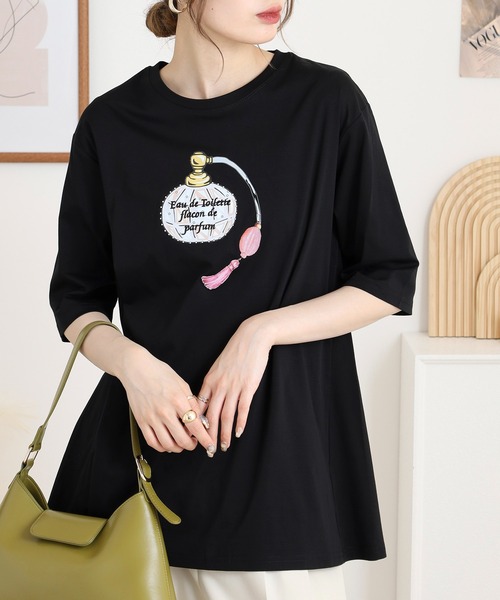 ブローディア BRODIAEA パフュームプリント半袖Tシャツ （パープル） ブローディア BRODIAEA パフュームプリント半袖Tシャツ