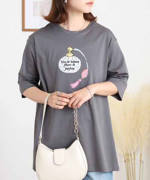 ブローディア BRODIAEA パフュームプリント半袖Tシャツ （グレー） セール】BRODIAEA パフュームプリント半袖Tシャツ（Tシャツ