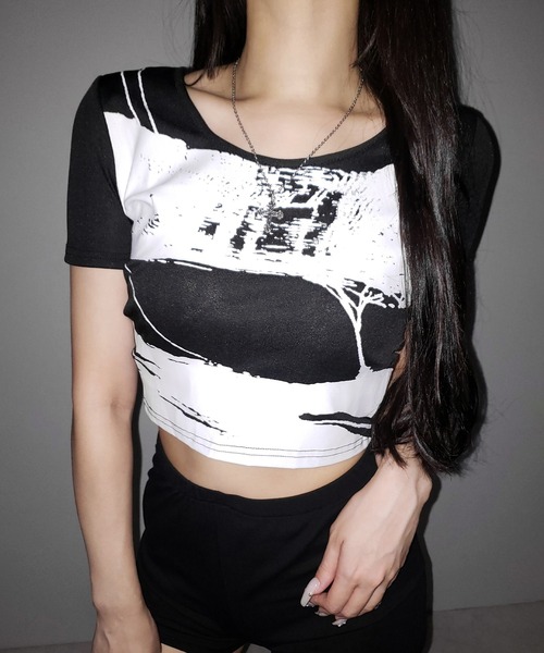 me+em select(ミームセレクト)の「【 2color 】ヴィンテージプリント半袖ショートリブTシャツ / vintage print short sleeve short lib t-shirt ※※(Tシャツ/カットソー・レディース・ホワイト/ブラック・FREE)」の2枚目の写真