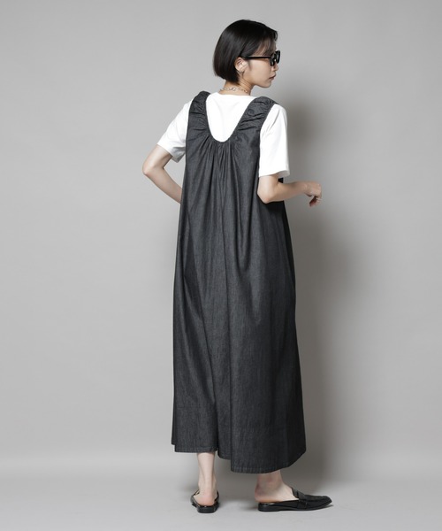 NANO universe(ナノユニバース)の「ギャザーデザインフレアデニムワンピース(ワンピース・レディース・ブルー/ブラック/ネイビー・FREE)」の22枚目の写真